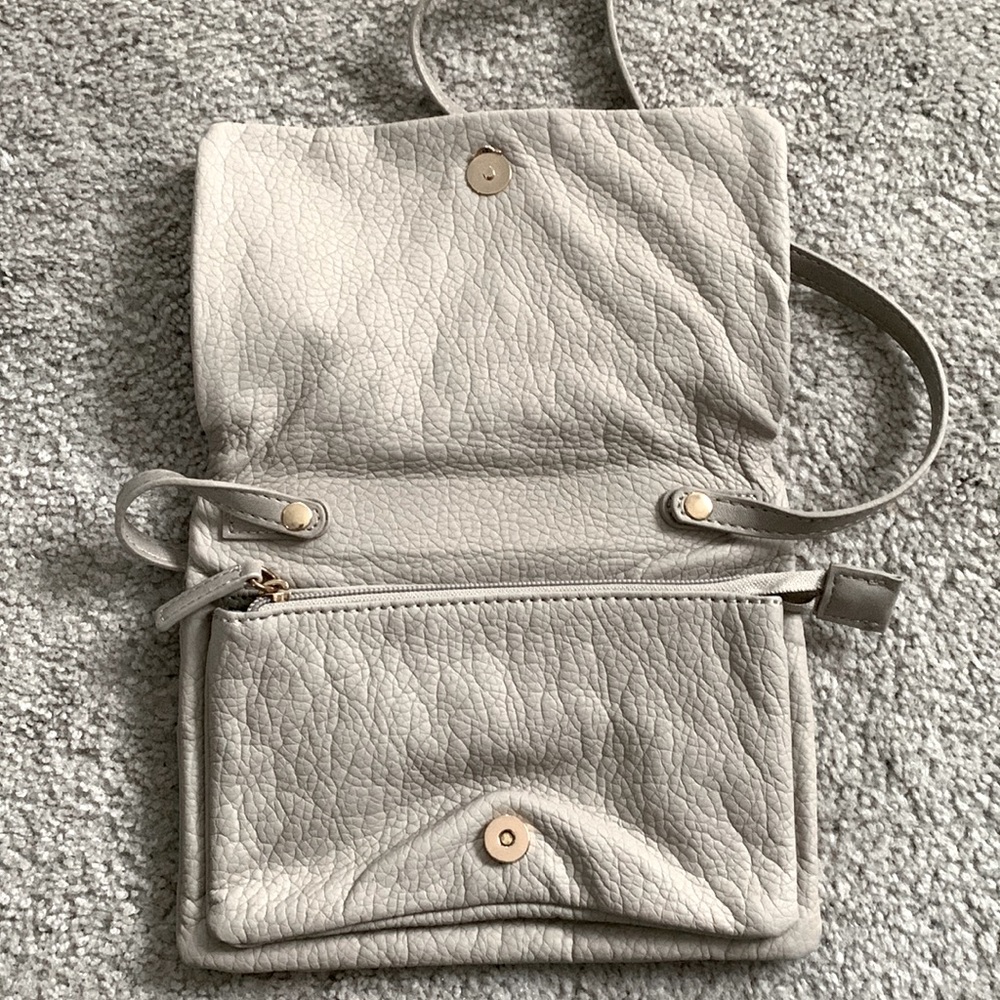Mossimo purse - Picture 2 of 3